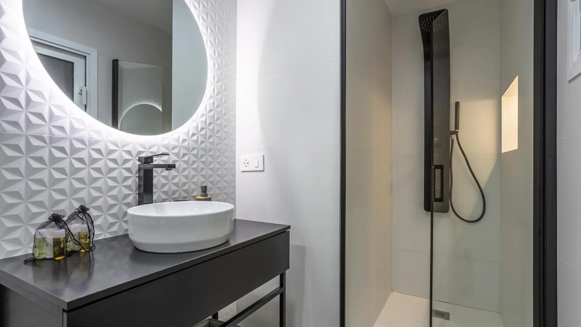 Gavidia Home Suite Seville Apartment